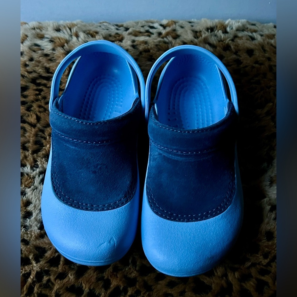 Women’s Blue Mary Jane Crocs – Size 7 - Picture 4 of 10